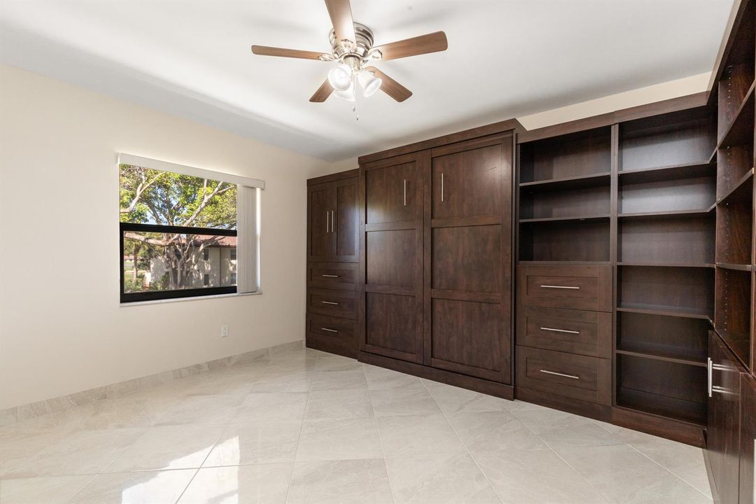 Guest bedroom Wall unit