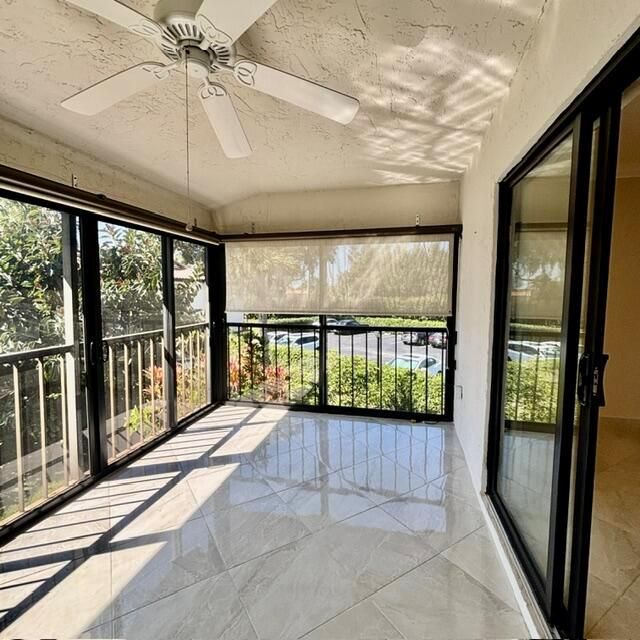 Balcony/Shades