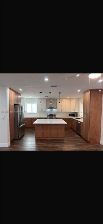 В аренду: $4,200 (2 спален, 2 ванн, 1669 Квадратных фут)