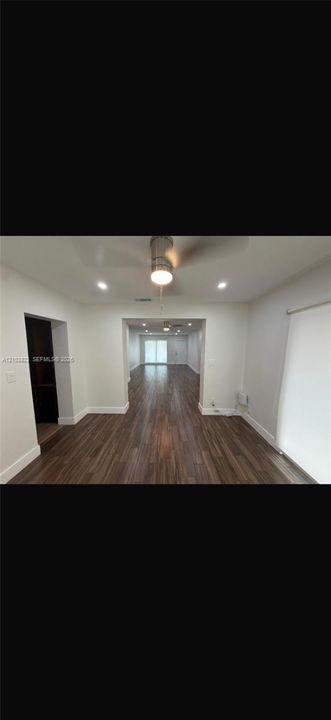 В аренду: $4,200 (2 спален, 2 ванн, 1669 Квадратных фут)