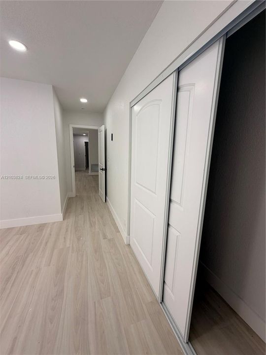 На продажу: $595,000 (4 спален, 2 ванн, 1818 Квадратных фут)