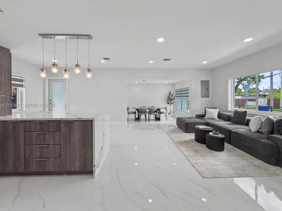 En Venta: $1,199,000 (3 camas, 2 baños, 1667 Pies cuadrados)