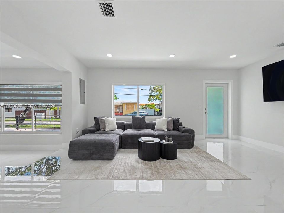 En Venta: $1,199,000 (3 camas, 2 baños, 1667 Pies cuadrados)