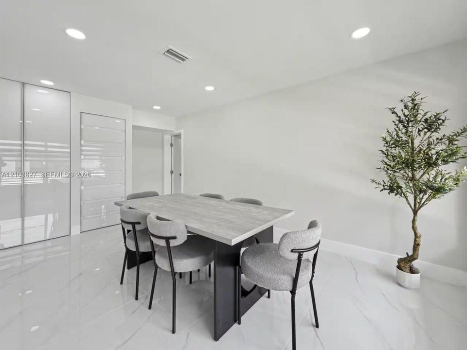 En Venta: $1,199,000 (3 camas, 2 baños, 1667 Pies cuadrados)