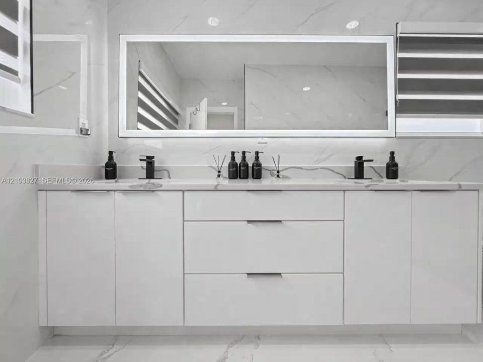 En Venta: $1,199,000 (3 camas, 2 baños, 1667 Pies cuadrados)