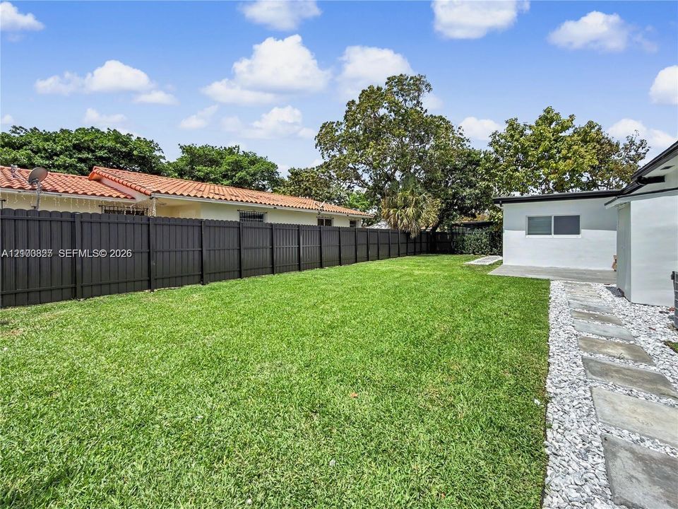 En Venta: $1,199,000 (3 camas, 2 baños, 1667 Pies cuadrados)