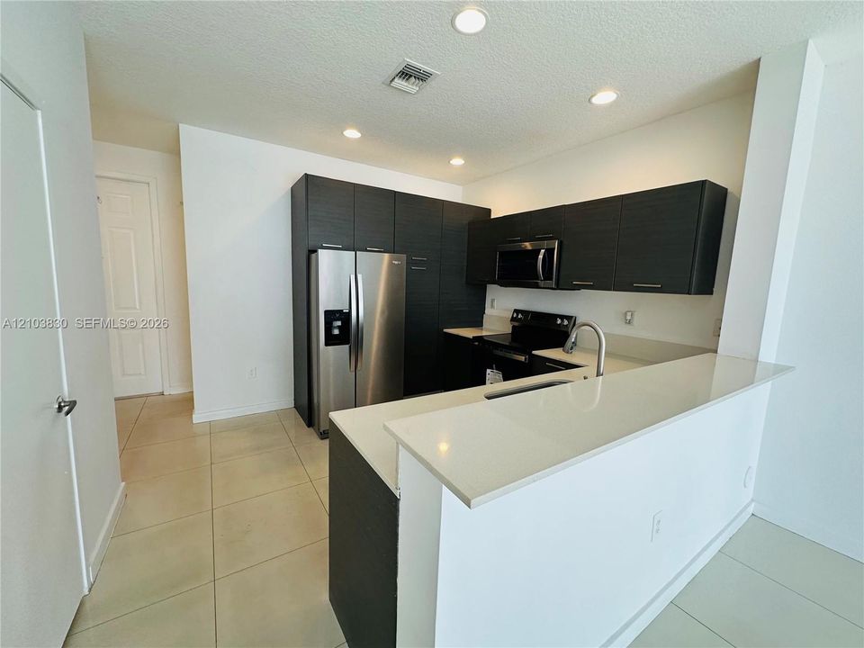For Rent: $2,450 (2 beds, 2 baths, 1120 Square Feet)