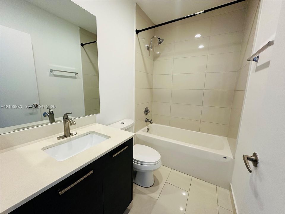 For Rent: $2,450 (2 beds, 2 baths, 1120 Square Feet)