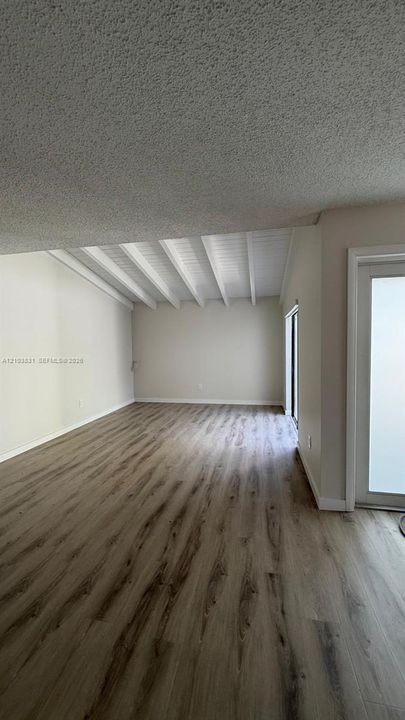 В аренду: $3,100 (3 спален, 2 ванн, 1378 Квадратных фут)
