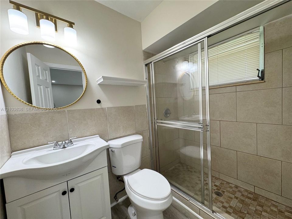 For Rent: $2,100 (2 beds, 2 baths, 1880 Square Feet)