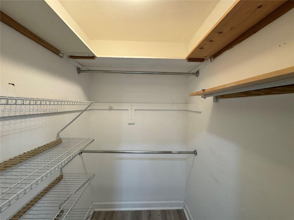 For Rent: $2,100 (2 beds, 2 baths, 1880 Square Feet)