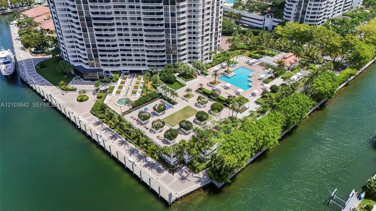На продажу: $575,000 (3 спален, 2 ванн, 1880 Квадратных фут)