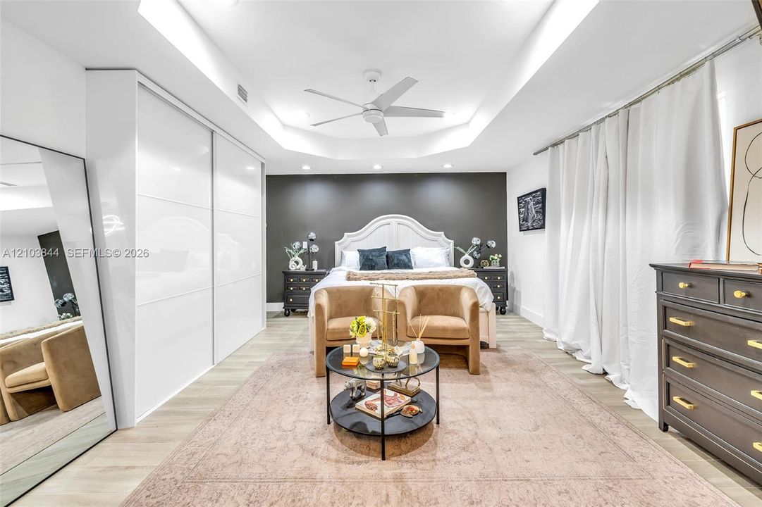En Renta: $7,500 (5 camas, 4 baños, 3330 Pies cuadrados)