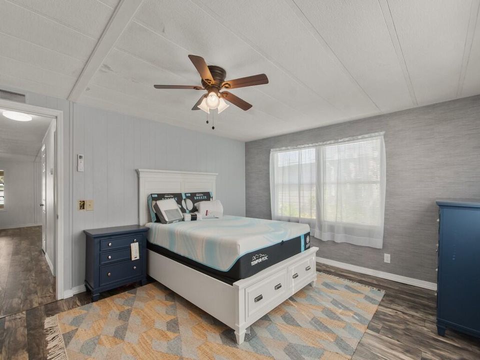 MasterBedroomFrontSideView
