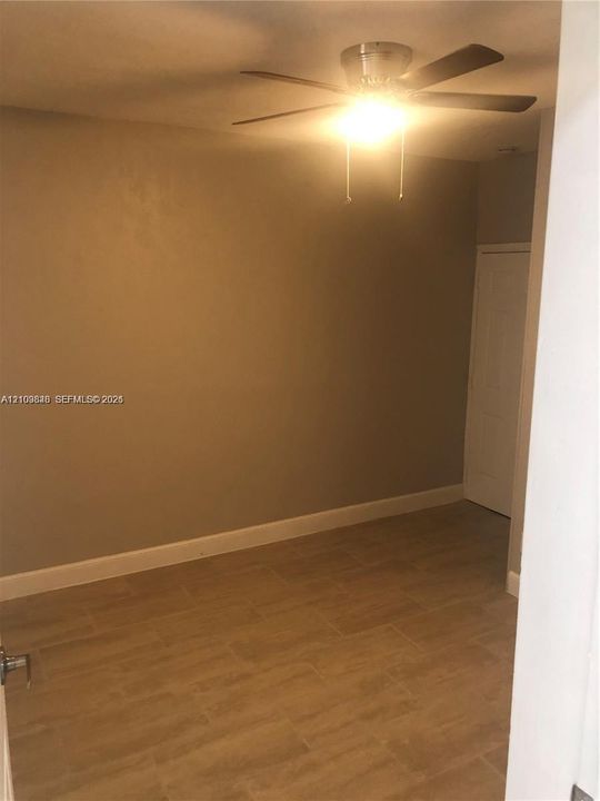 В аренду: $1,900 (2 спален, 2 ванн, 1768 Квадратных фут)