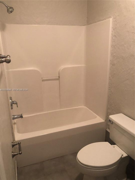 В аренду: $1,900 (2 спален, 2 ванн, 1768 Квадратных фут)