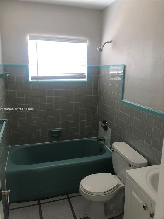 В аренду: $1,900 (2 спален, 2 ванн, 1768 Квадратных фут)