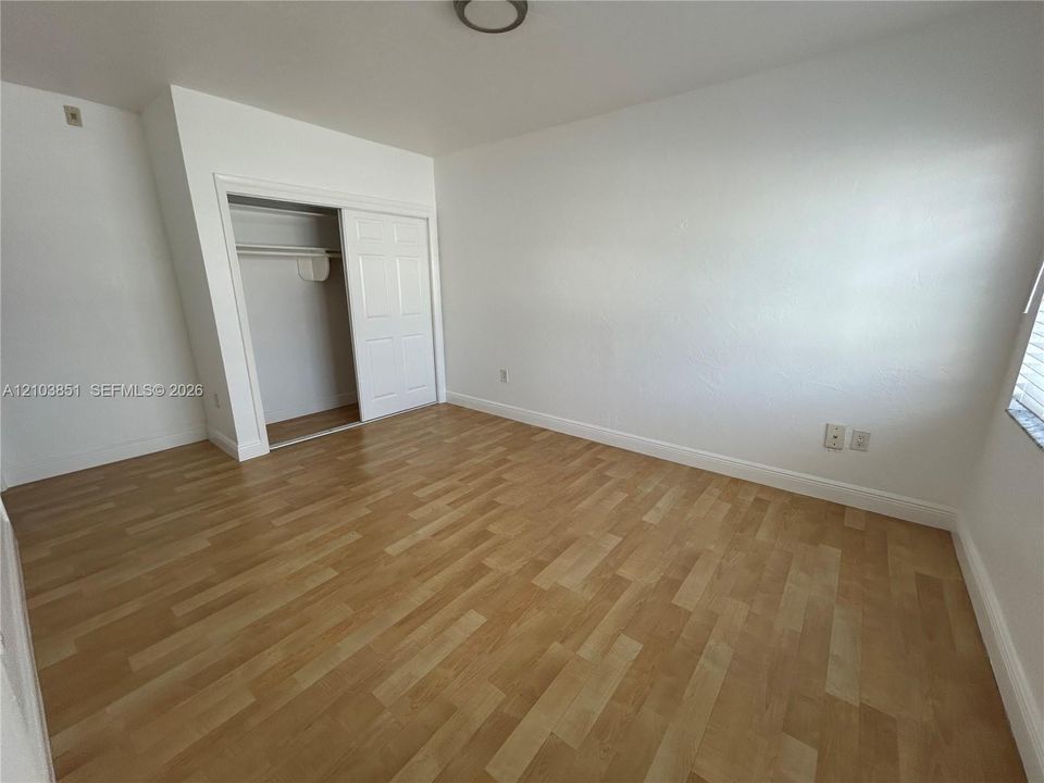 В аренду: $2,050 (1 спален, 1 ванн, 0 Квадратных фут)