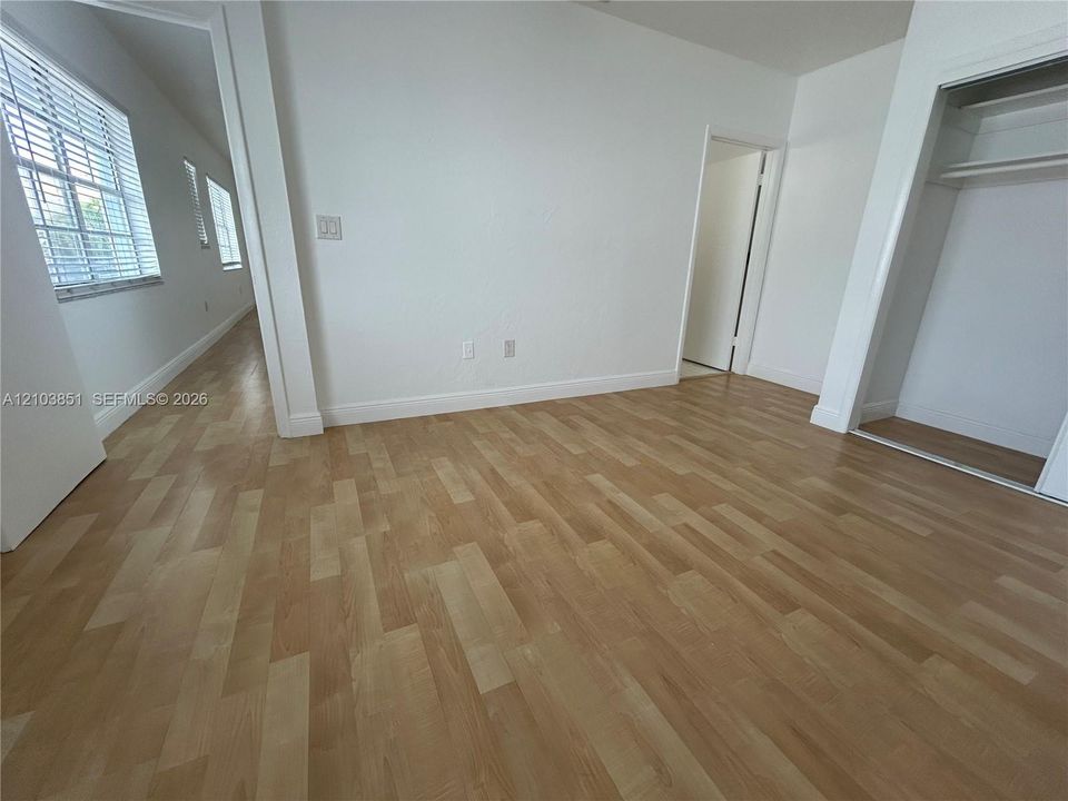 В аренду: $2,050 (1 спален, 1 ванн, 0 Квадратных фут)
