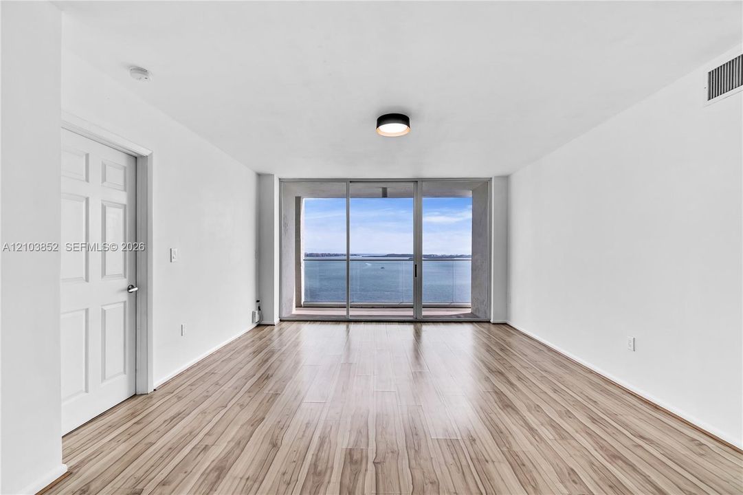 В аренду: $3,900 (2 спален, 2 ванн, 960 Квадратных фут)