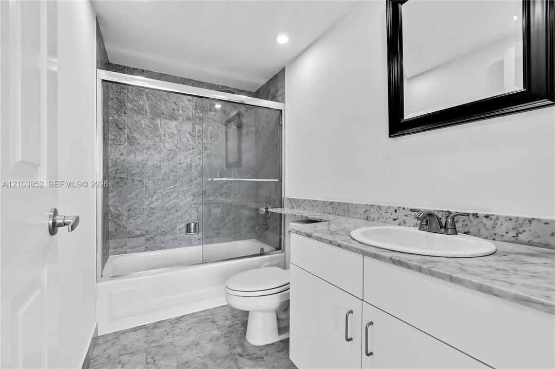 В аренду: $3,900 (2 спален, 2 ванн, 960 Квадратных фут)