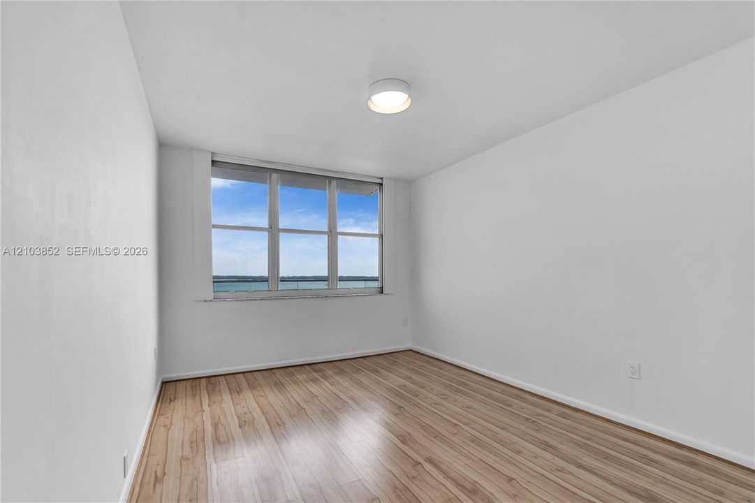 В аренду: $3,900 (2 спален, 2 ванн, 960 Квадратных фут)