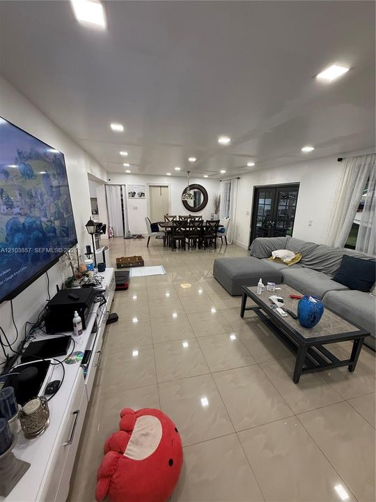 En Venta: $599,000 (4 camas, 4 baños, 0 Pies cuadrados)