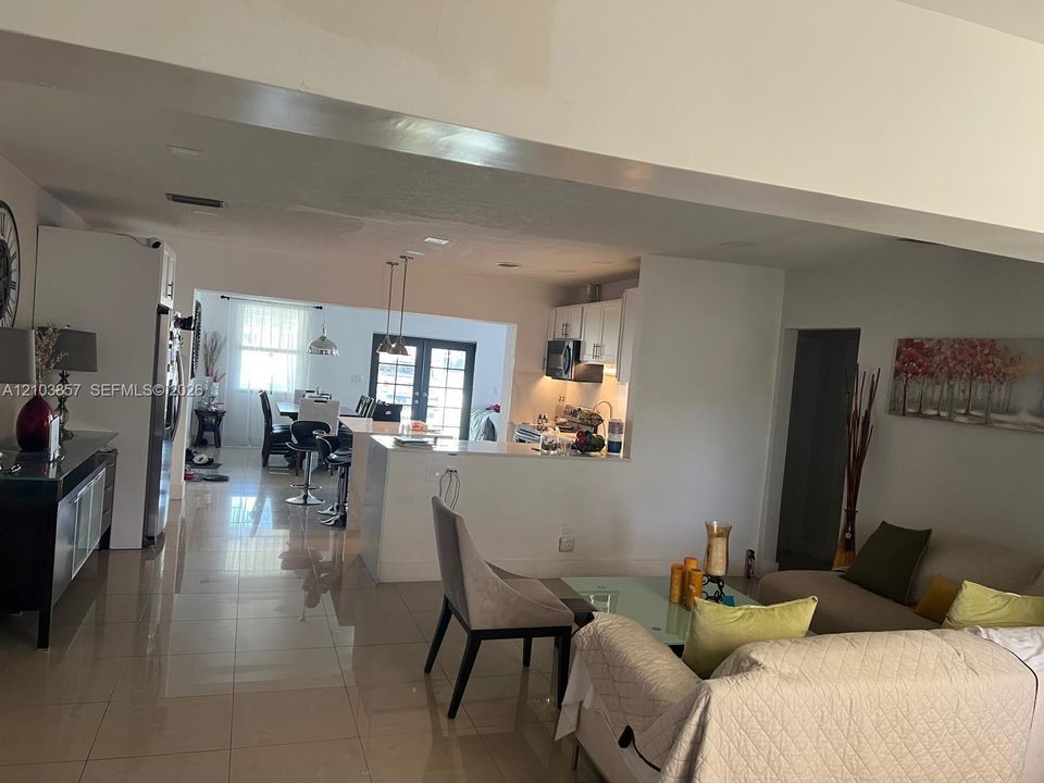 En Venta: $599,000 (4 camas, 4 baños, 0 Pies cuadrados)