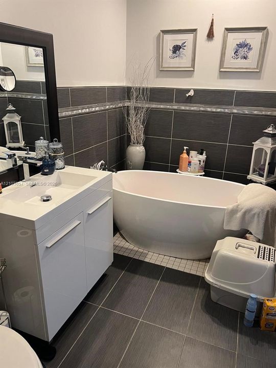 En Venta: $599,000 (4 camas, 4 baños, 0 Pies cuadrados)