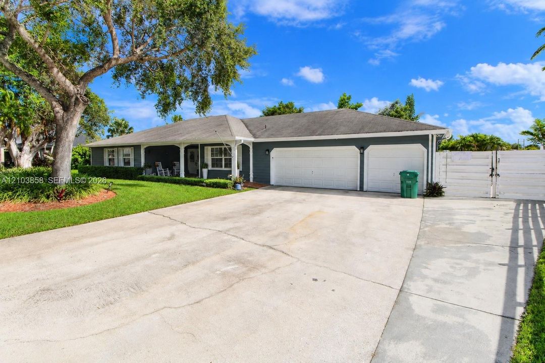 En Venta: $925,000 (4 camas, 3 baños, 2149 Pies cuadrados)