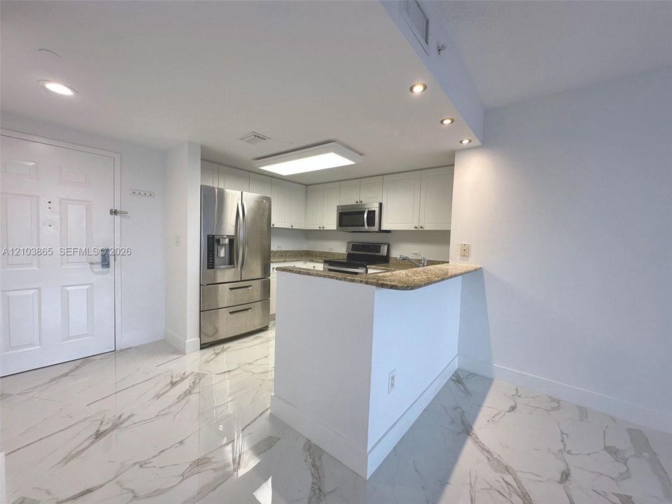 В аренду: $2,440 (1 спален, 1 ванн, 860 Квадратных фут)