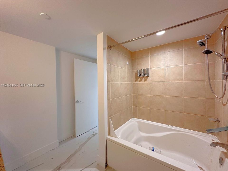 В аренду: $2,440 (1 спален, 1 ванн, 860 Квадратных фут)