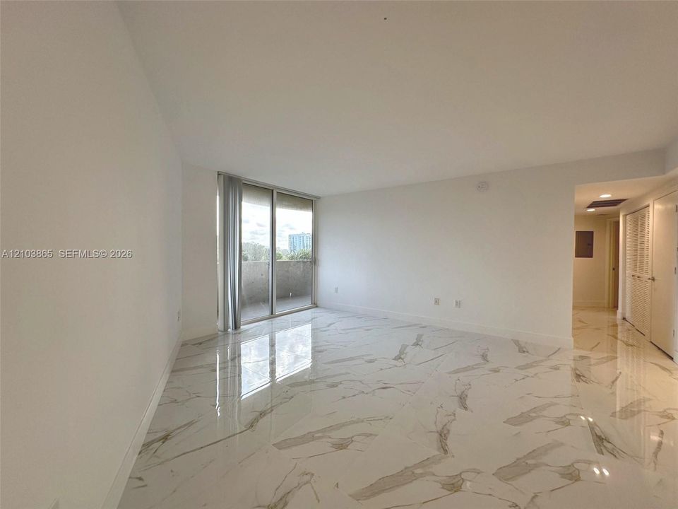 В аренду: $2,440 (1 спален, 1 ванн, 860 Квадратных фут)