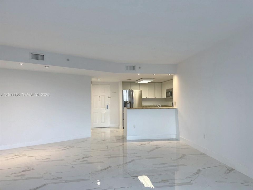 В аренду: $2,440 (1 спален, 1 ванн, 860 Квадратных фут)