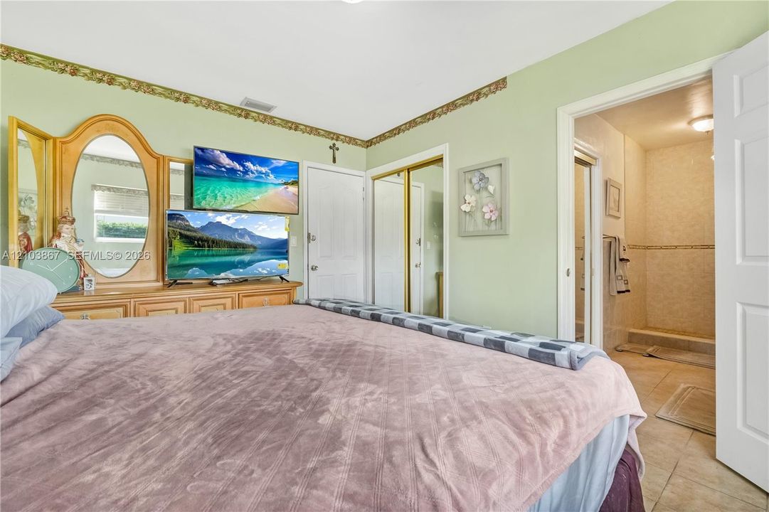 На продажу: $699,900 (4 спален, 2 ванн, 1618 Квадратных фут)