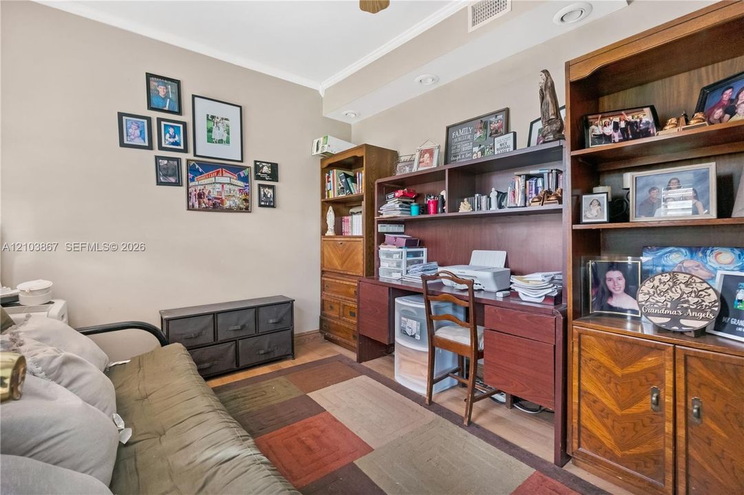 На продажу: $699,900 (4 спален, 2 ванн, 1618 Квадратных фут)