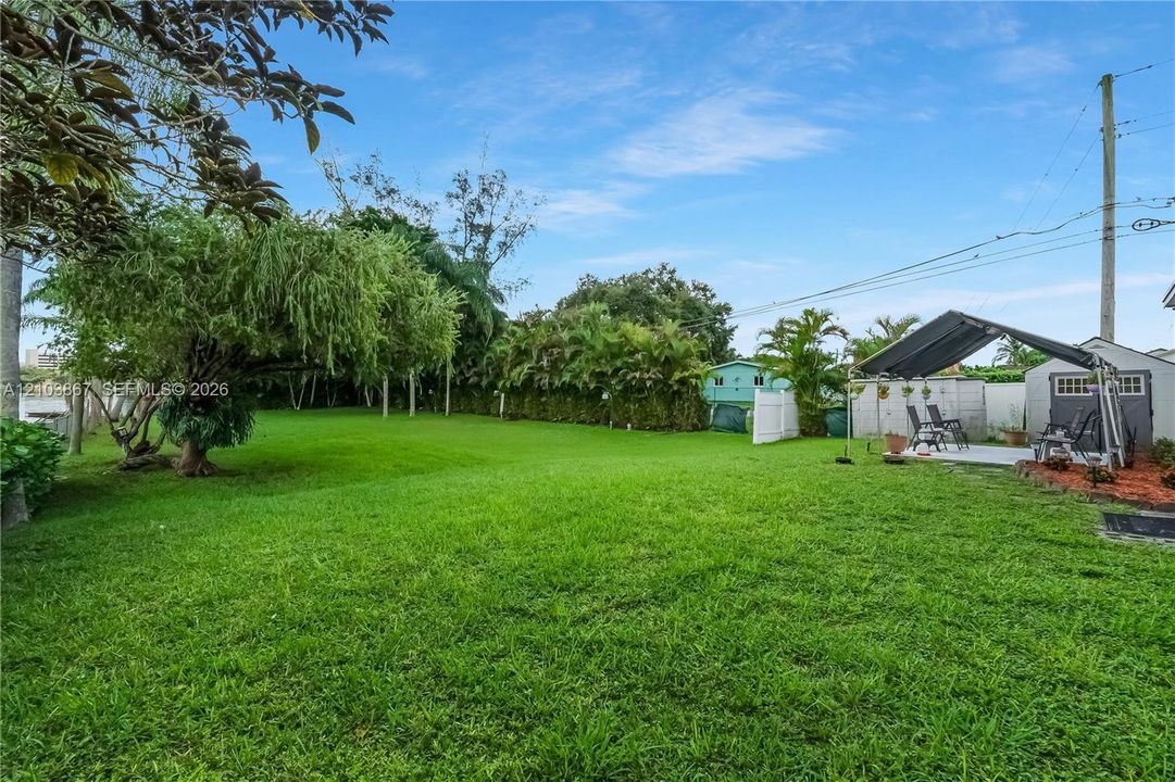 На продажу: $699,900 (4 спален, 2 ванн, 1618 Квадратных фут)