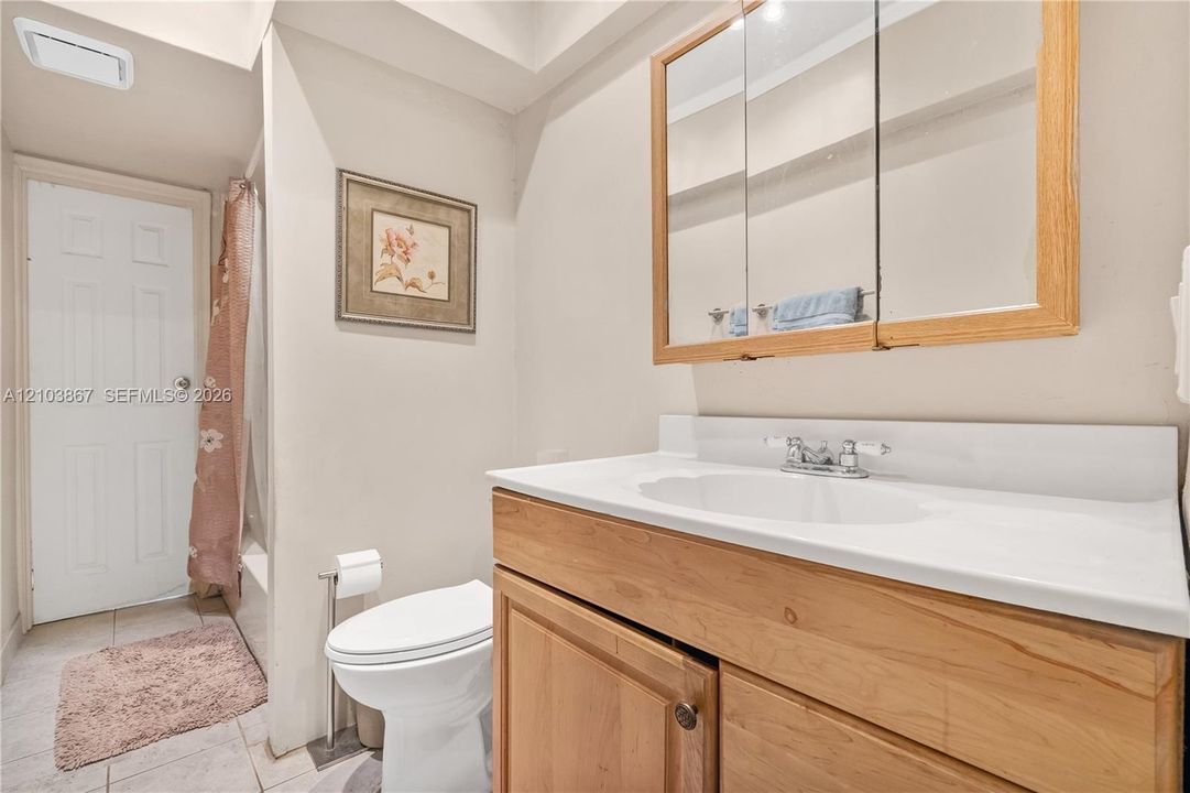 На продажу: $699,900 (4 спален, 2 ванн, 1618 Квадратных фут)