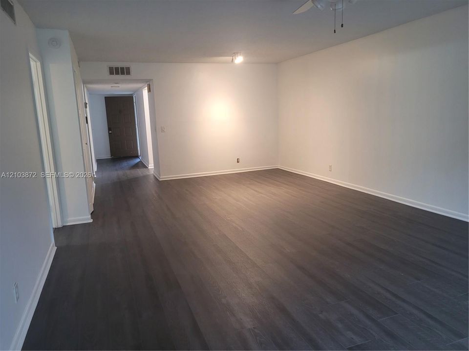 For Rent: $2,300 (2 beds, 2 baths, 1256 Square Feet)