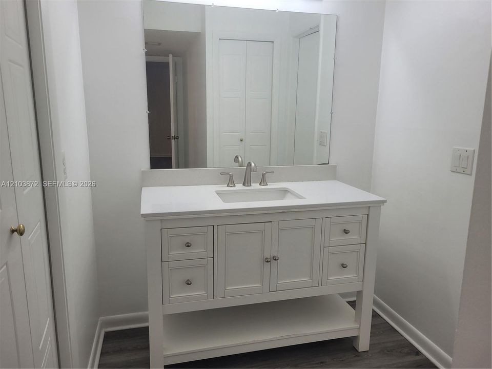 For Rent: $2,300 (2 beds, 2 baths, 1256 Square Feet)