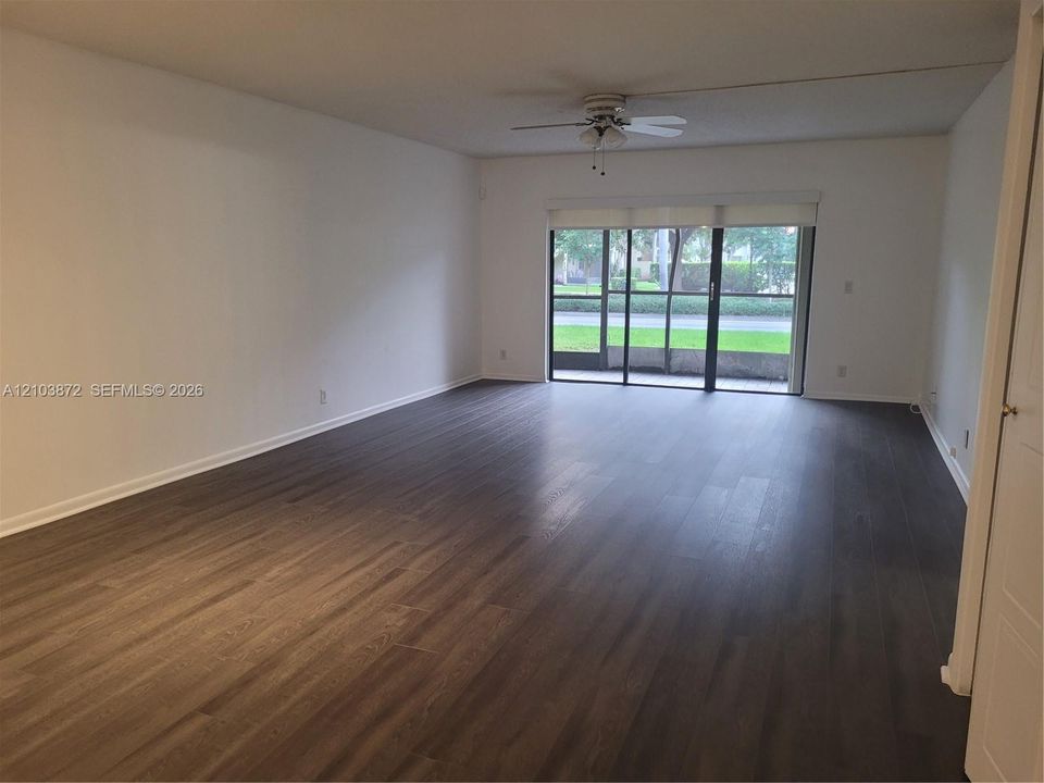 For Rent: $2,300 (2 beds, 2 baths, 1256 Square Feet)