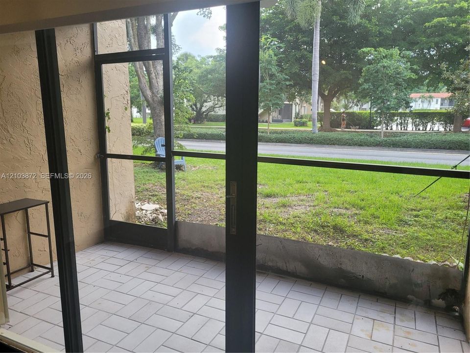 For Rent: $2,300 (2 beds, 2 baths, 1256 Square Feet)