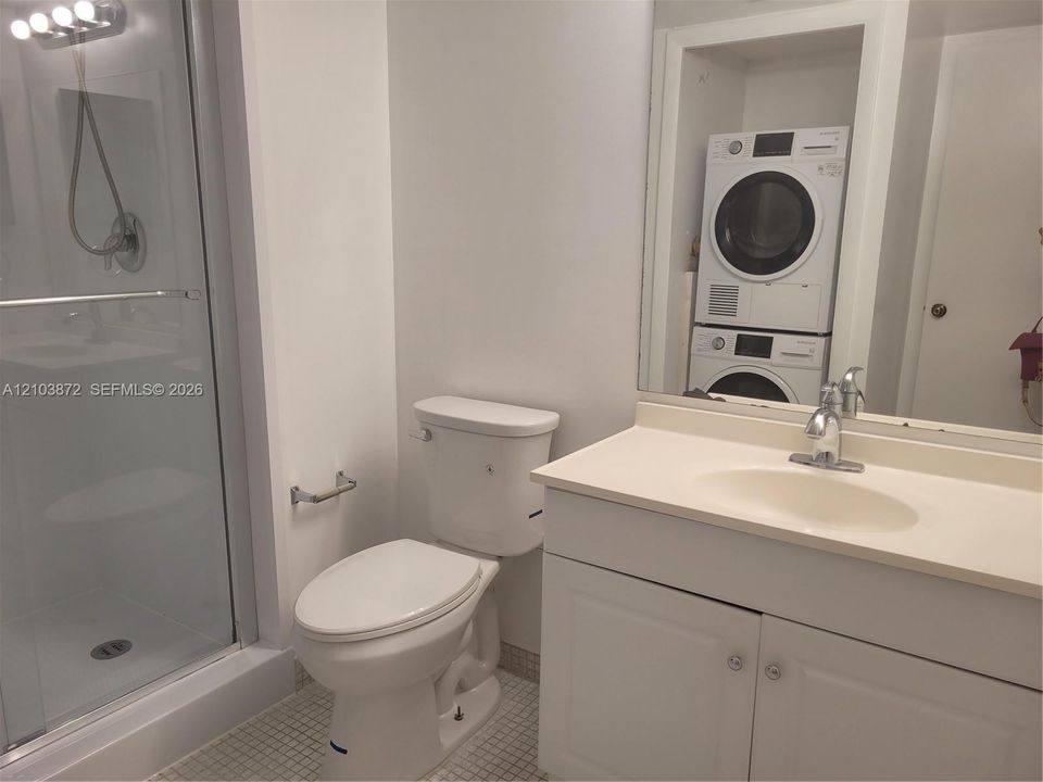 For Rent: $2,300 (2 beds, 2 baths, 1256 Square Feet)