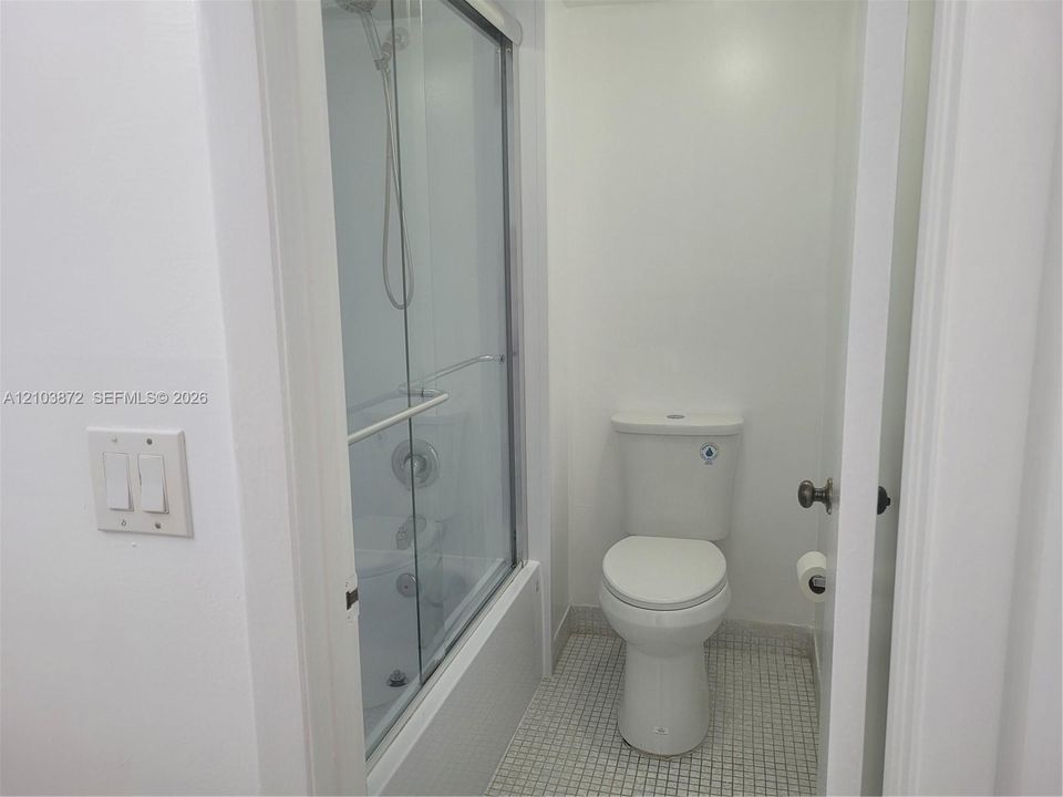 For Rent: $2,300 (2 beds, 2 baths, 1256 Square Feet)