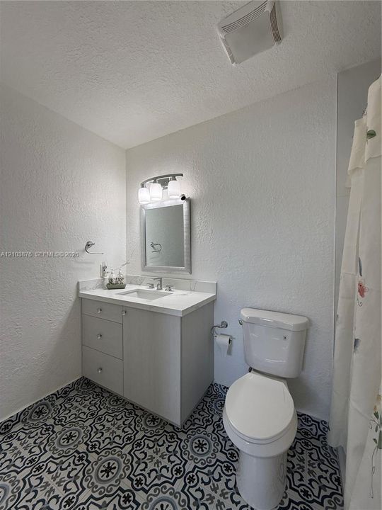 For Rent: $2,800 (2 beds, 2 baths, 1353 Square Feet)