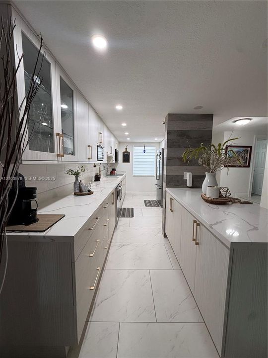 For Rent: $2,800 (2 beds, 2 baths, 1353 Square Feet)