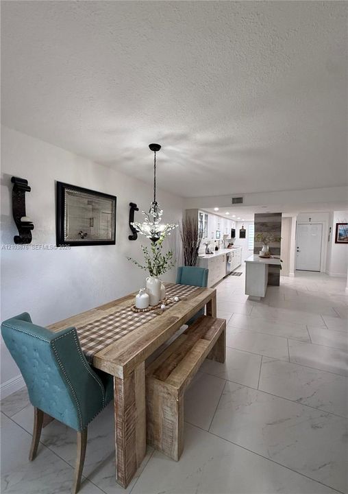 For Rent: $2,800 (2 beds, 2 baths, 1353 Square Feet)