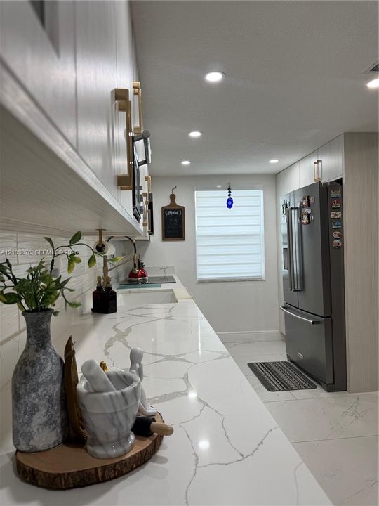 For Rent: $2,800 (2 beds, 2 baths, 1353 Square Feet)