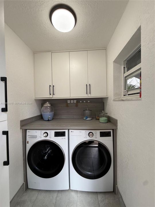 For Rent: $2,800 (2 beds, 2 baths, 1353 Square Feet)