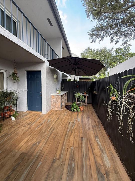 For Rent: $2,800 (2 beds, 2 baths, 1353 Square Feet)